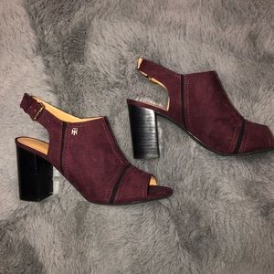 Tommy Hilfiger Open toe suede burgundy heels